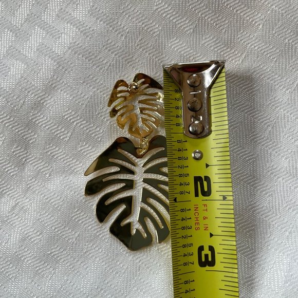 Boho Philodendron Leaf Plant Dangle Statement Earrings Gold - Picture 5 of 9